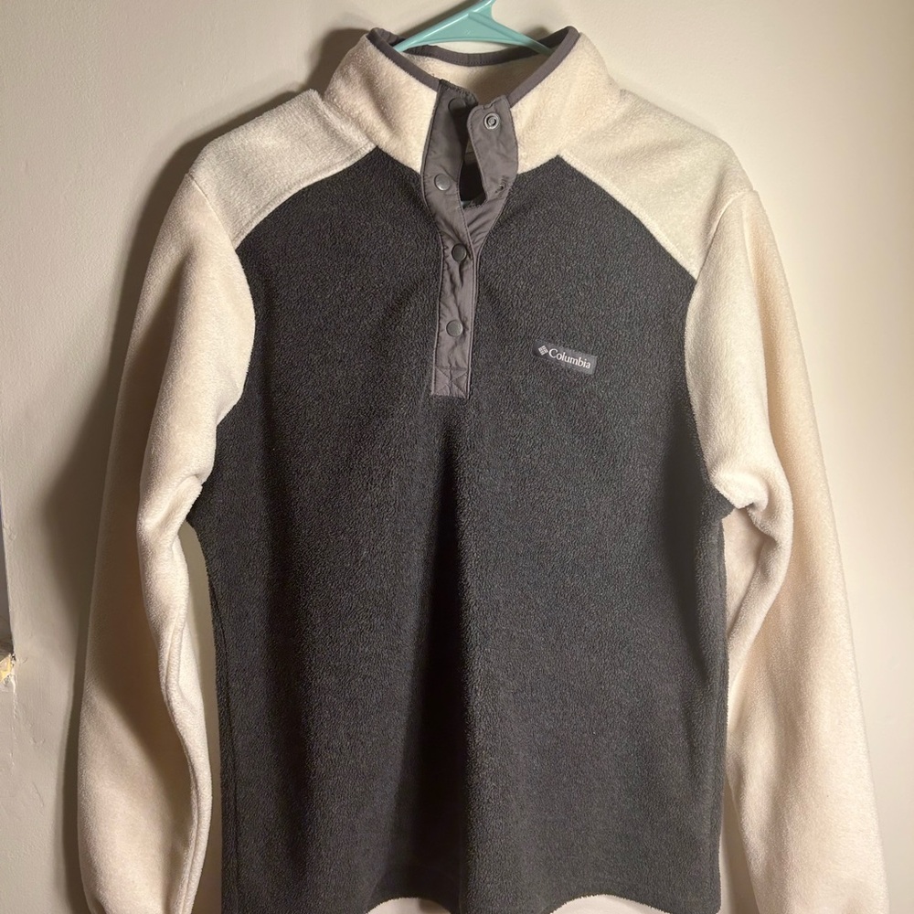 Columbia Gray and Cream Fleece Jacket